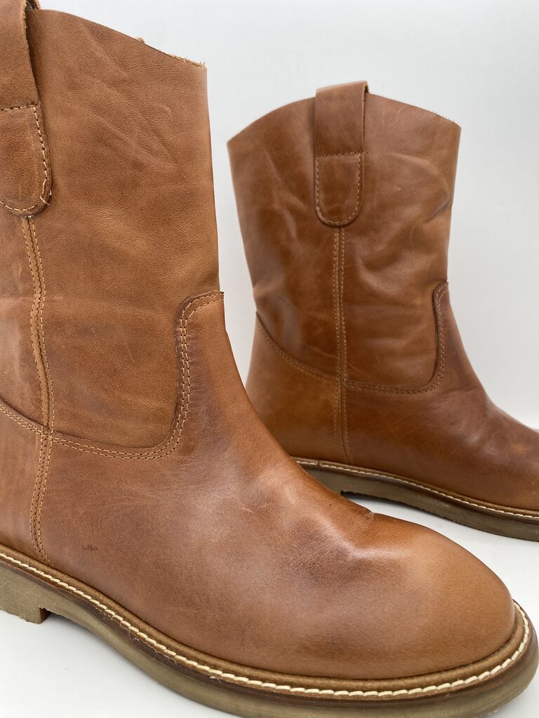 Brown Leather Ankle Boot with Pull-On Style