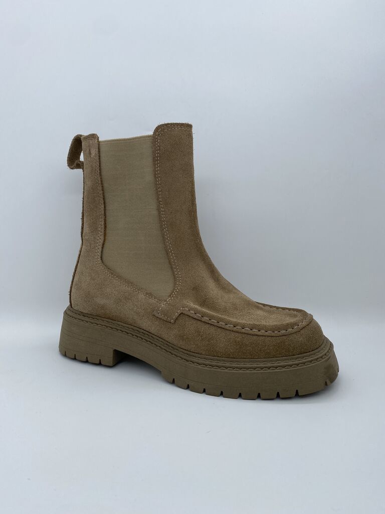 Black Leather Ankle Boot with Chunky Sole