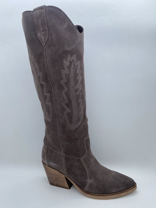 Brown Suede Western Boots with Embroidered Detail