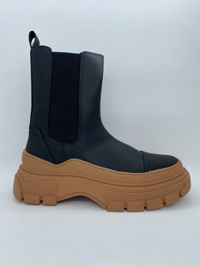 Black Platform Chelsea Boot with Chunky Sole