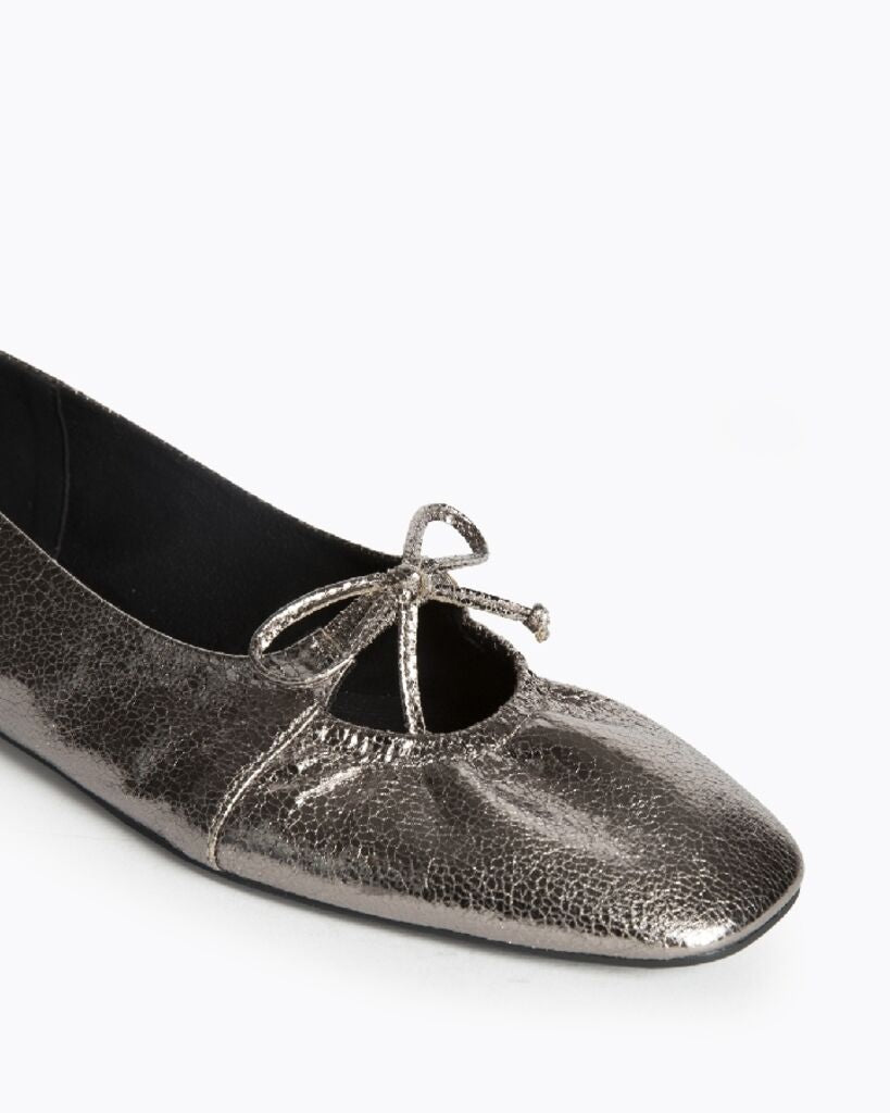 Silver Textured Ballet Flats with Bow Detail