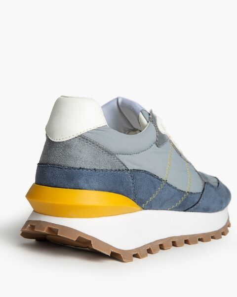 Gray Suede Sneakers with Retro Vibe