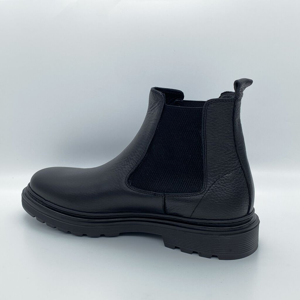 Black Textured Chelsea Boot with Chunky Sole
