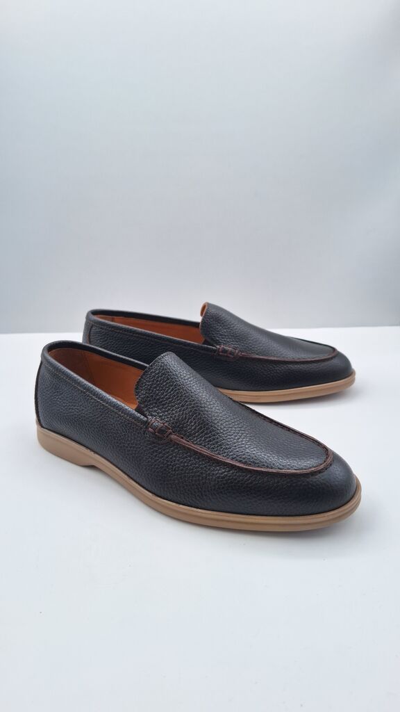 Black Textured Loafers with Contrasting Sole