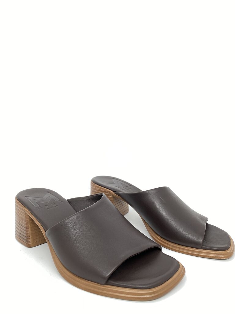 Heeled Mule Open-Toe Nappa DKBROWN