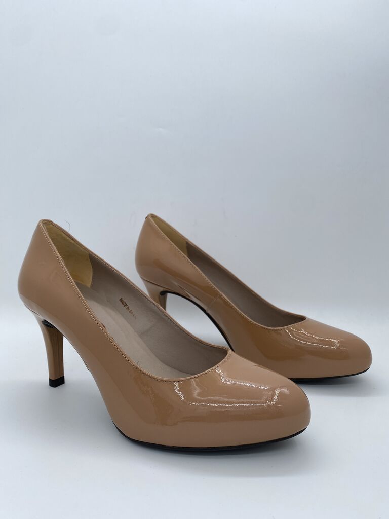 Beige Patent Leather Heeled Pumps