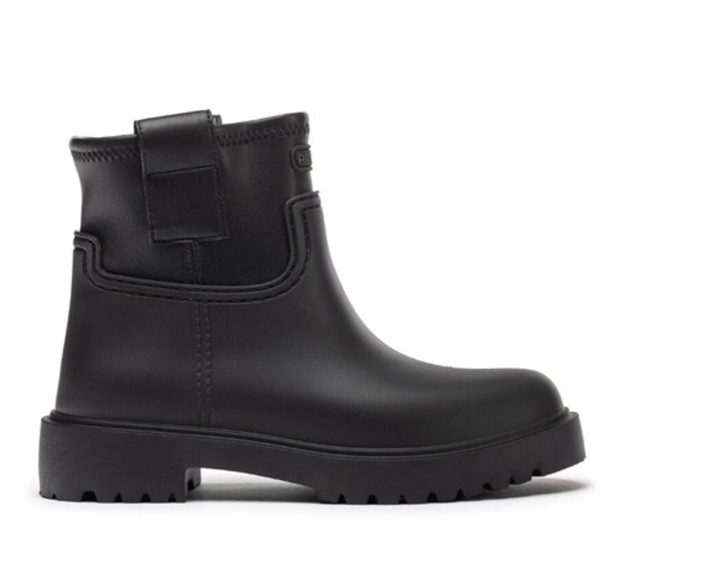 Black Leather Ankle Boots with Lug Sole