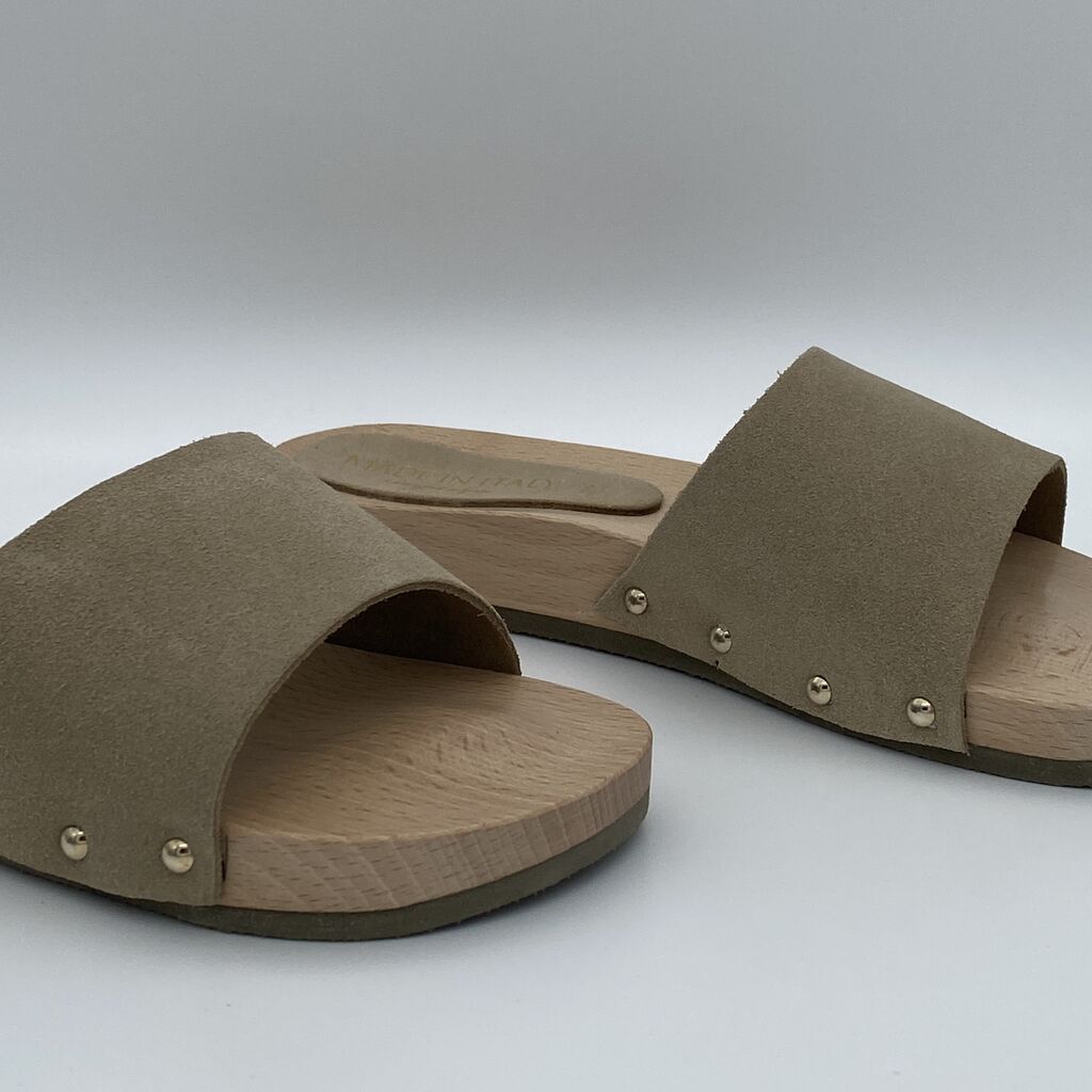 Neutral Wood Sandal with Minimalist Design