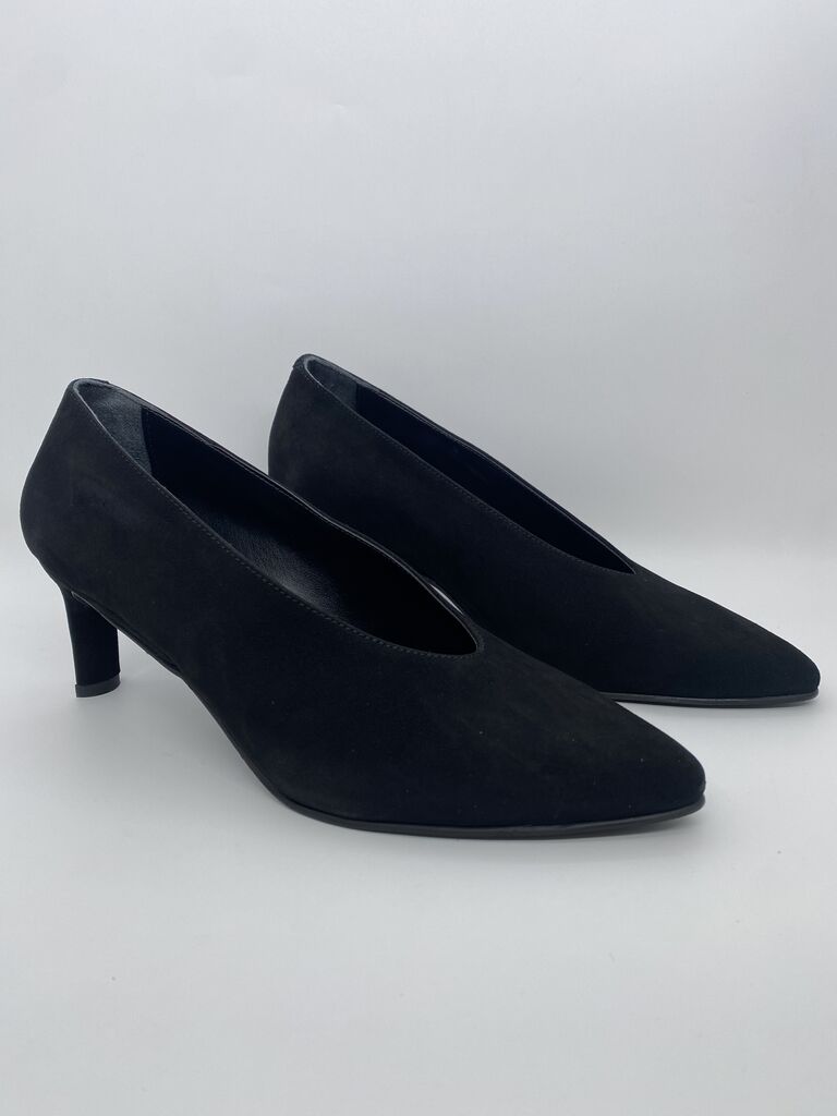 Black Suede Classic Mid-Heel Pump