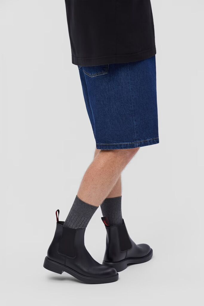 Black Slip-On Chelsea Boot with Elastic Gusset