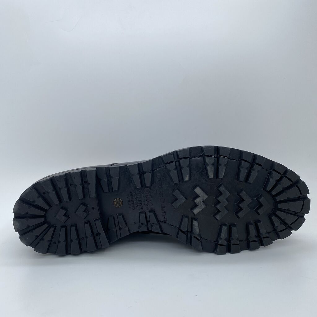 Black Leather Derby Shoes with Rugged Sole