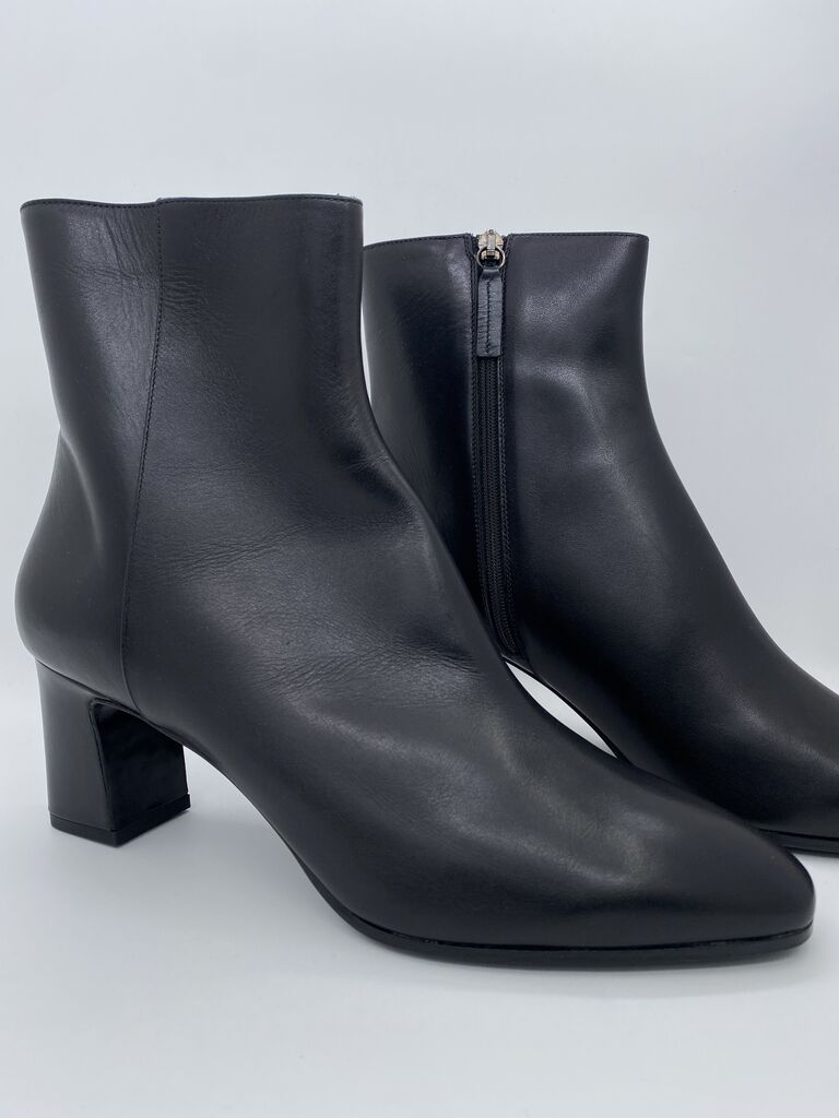 Black Leather Ankle Boots with Side Zipper