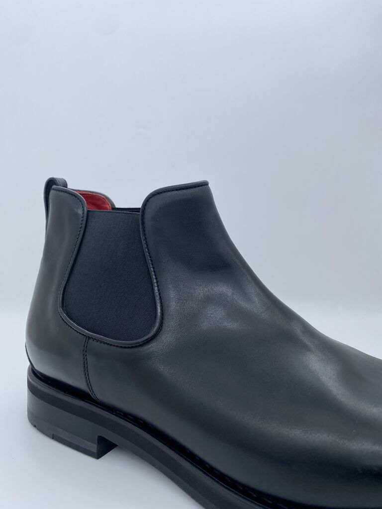 Black Leather Chelsea Boots with Elastic Panels