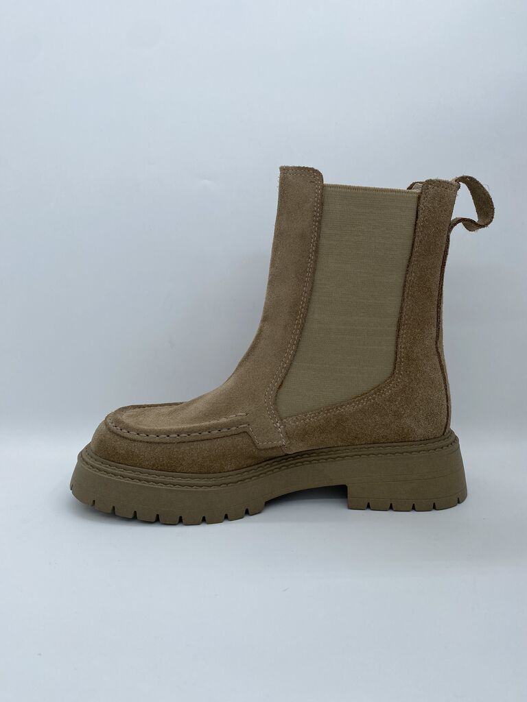 Black Leather Ankle Boot with Chunky Sole