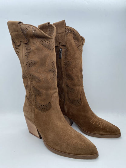 Brown Suede Western Boots with Embroidered Detail