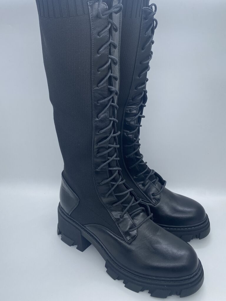 Black Lace-Up Chunky Heel Leather Boots