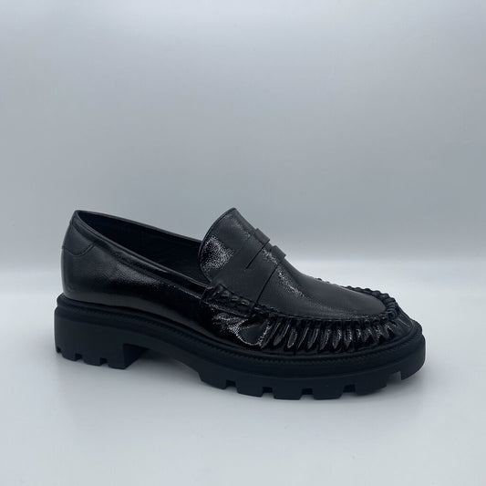 Black Glossy Loafer with Stitched Detailing