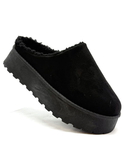Black Cozy Slip-On Clogs with Plush Lining