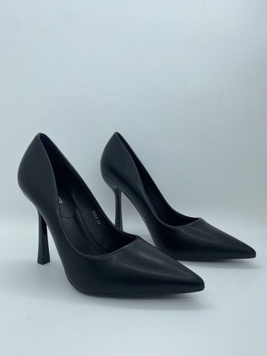 Black Classic Pointed-Toe Heels
