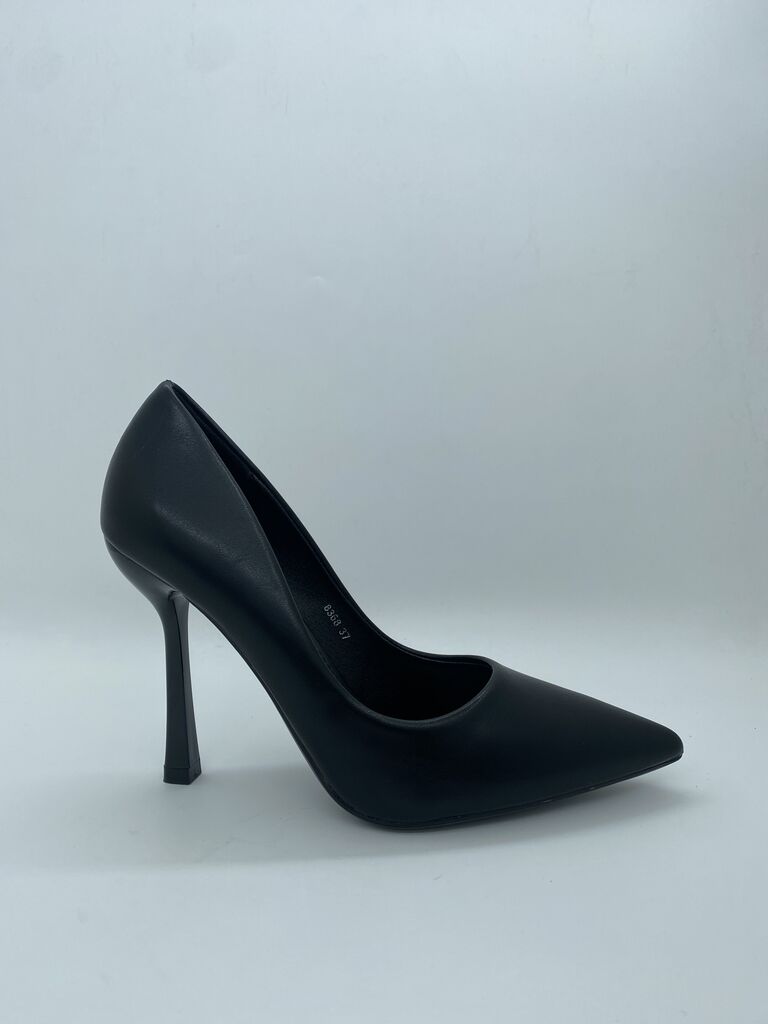 Black Classic Pointed-Toe Heels