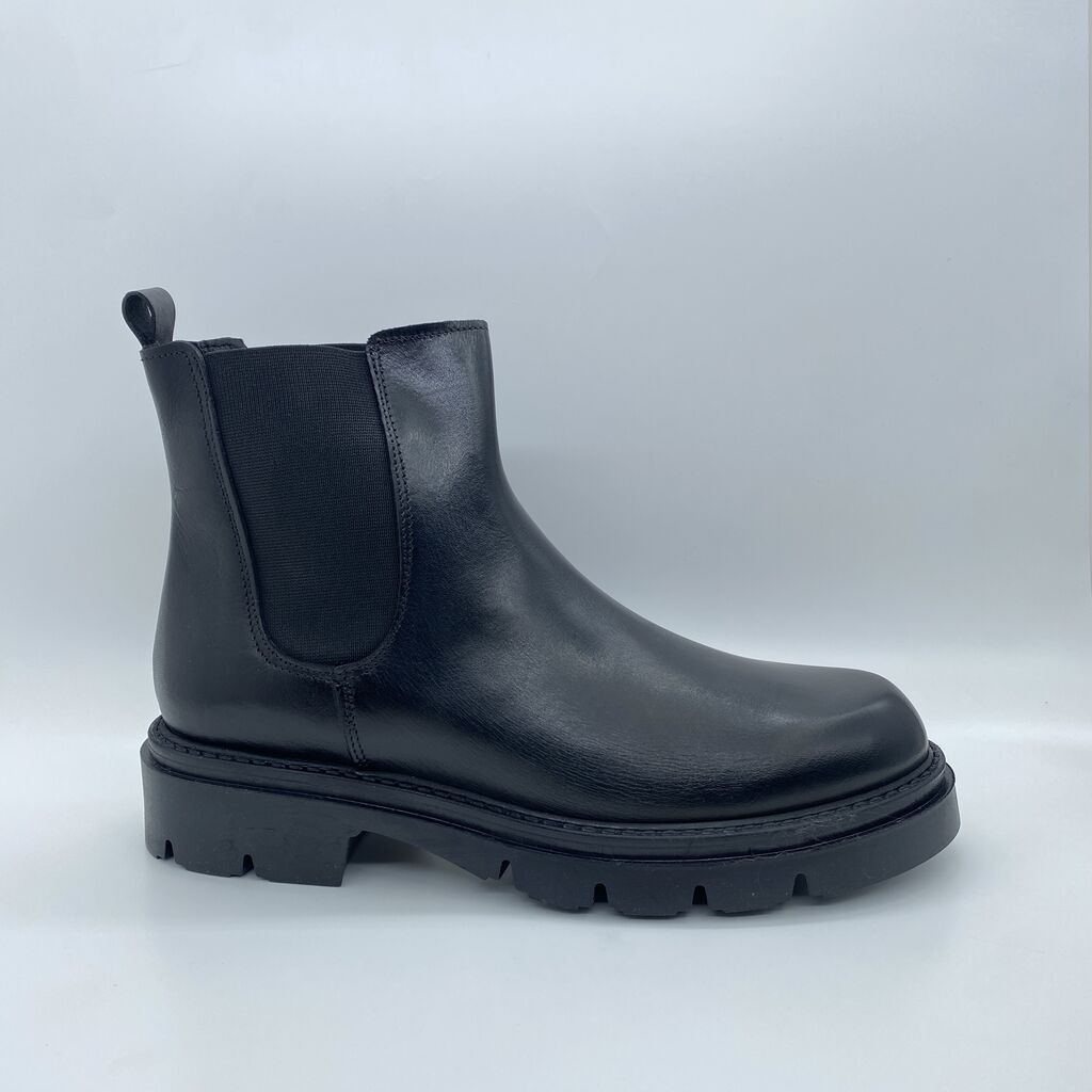 Black Leather Chelsea Boots with Lug Sole