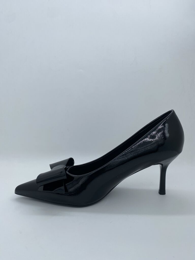 Black Patent Leather Pumps with Bow Detail