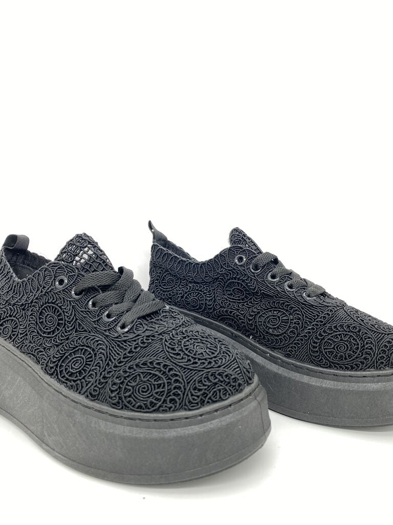 Sneaker Embroidery BLACK