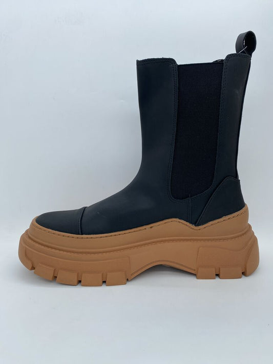 Black Platform Chelsea Boot with Chunky Sole