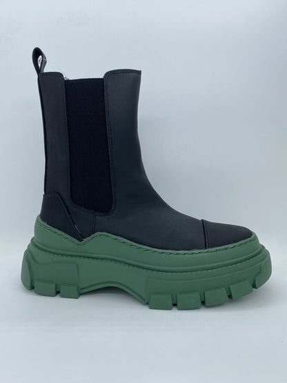 Black Chunky Sole Leather Boot with Contrast Sole