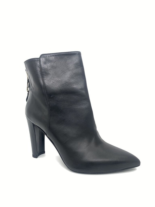 Black Ankle Boot with Heel and Zip Detailing