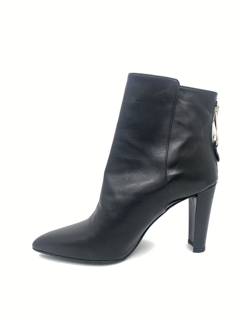 Black Ankle Boot with Heel and Zip Detailing