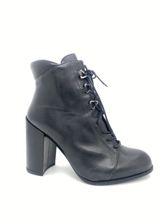 Black Heeled Ankle Boots with Lace-Up Design