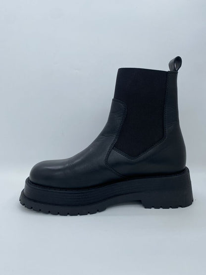 Black Textured Chelsea Boot with Chunky Sole