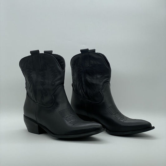 Black Cowboy Boots with Embroidered Detailing