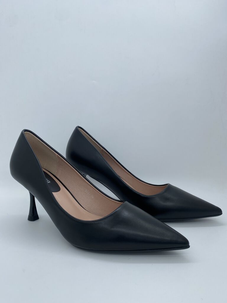 Black Pointed Toe Leather Pumps with Modest Heel