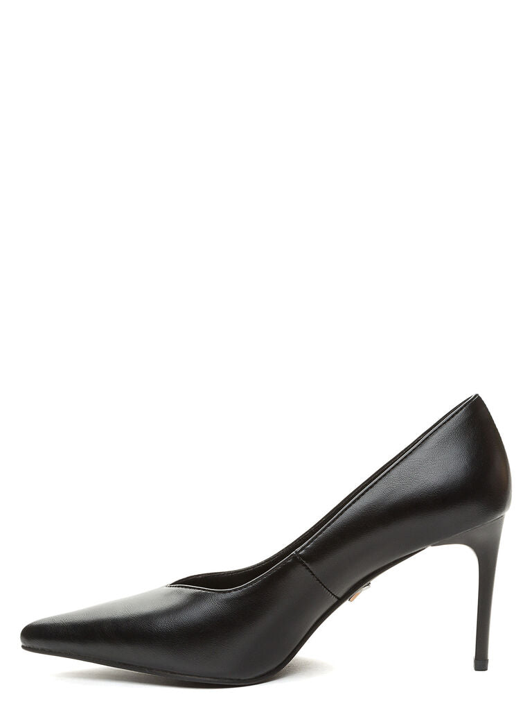 Black Leather Pointed Heels with Elegant Silhouette