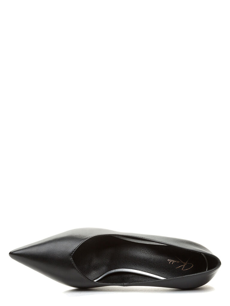 Black Leather Pointed Heels with Elegant Silhouette