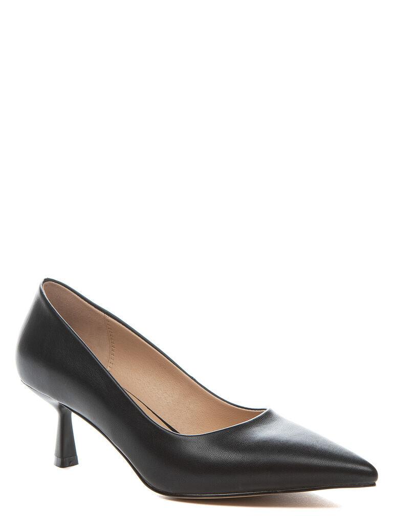 Black Leather Heeled Pumps with Pointed Toe