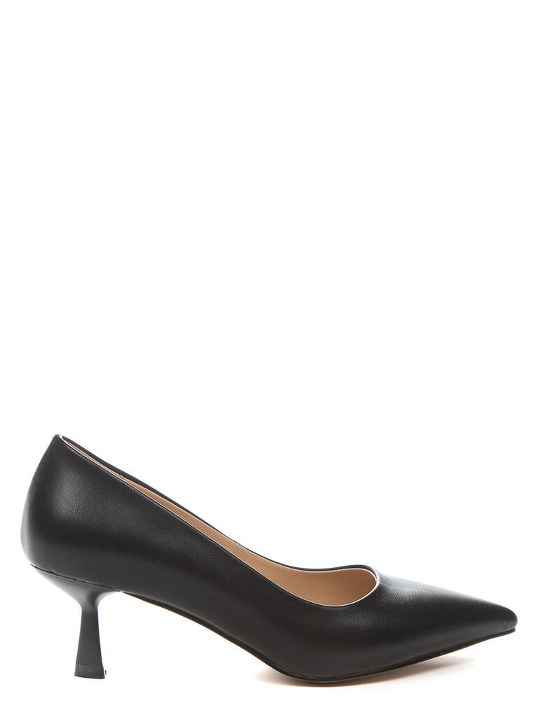 Black Leather Heeled Pumps with Pointed Toe