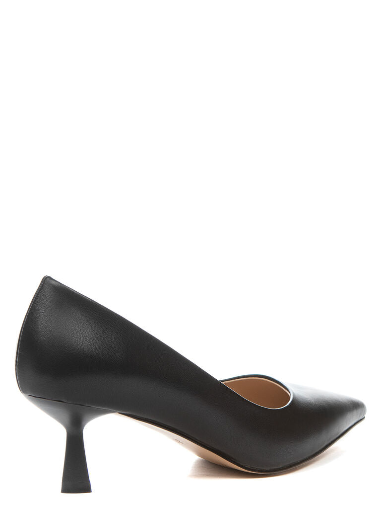 Black Leather Heeled Pumps with Pointed Toe