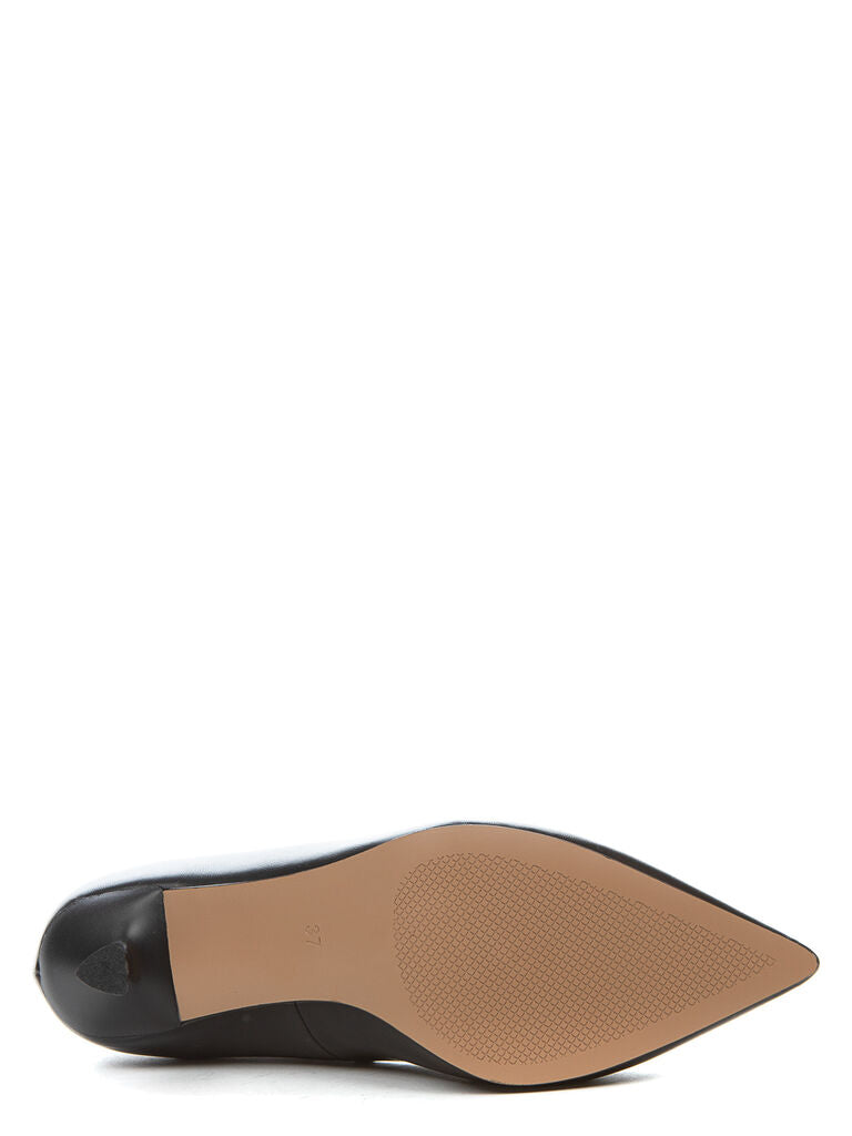 Black Leather Heeled Pumps with Pointed Toe