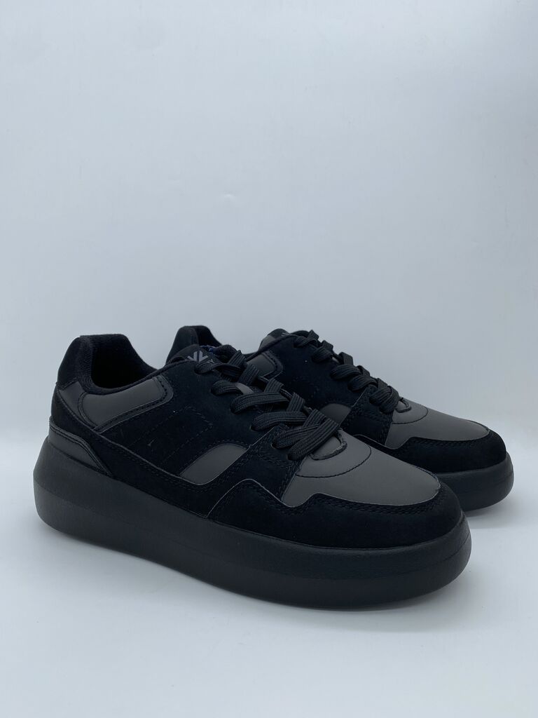 Black Low-top Sneakers with Cushioned Sole