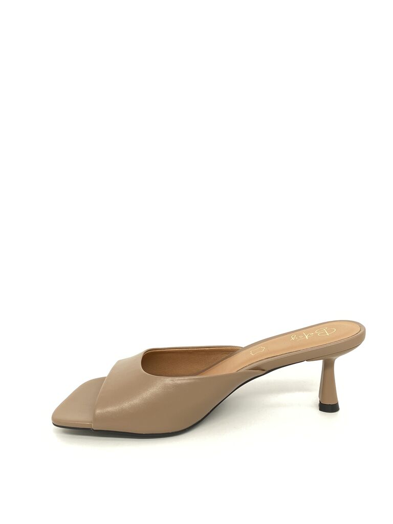 Heeled Mule Open-Toe Nappa D.BEIGE