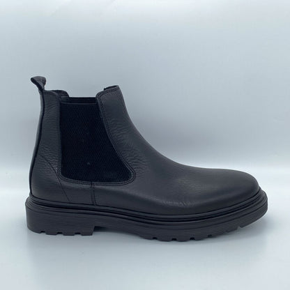 Black Textured Chelsea Boot with Chunky Sole