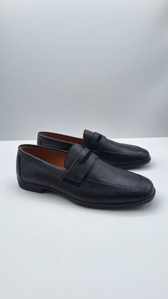 Black Textured Loafers with Slim Sole
