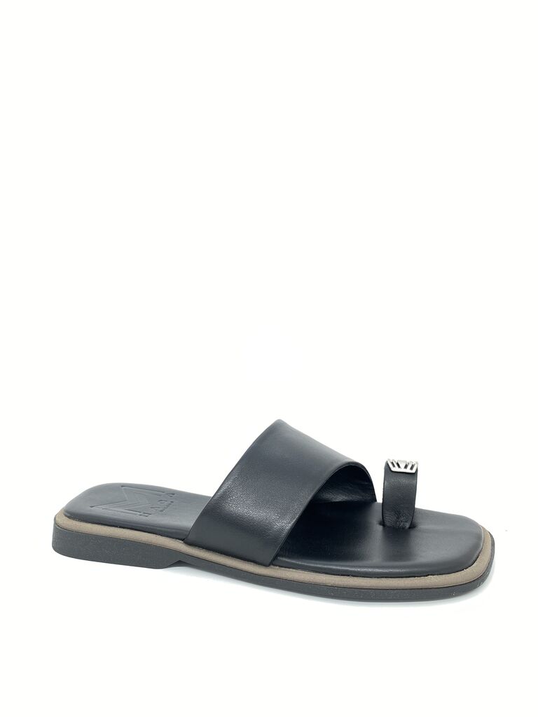 Black Leather Slide Sandal with Toe Strap