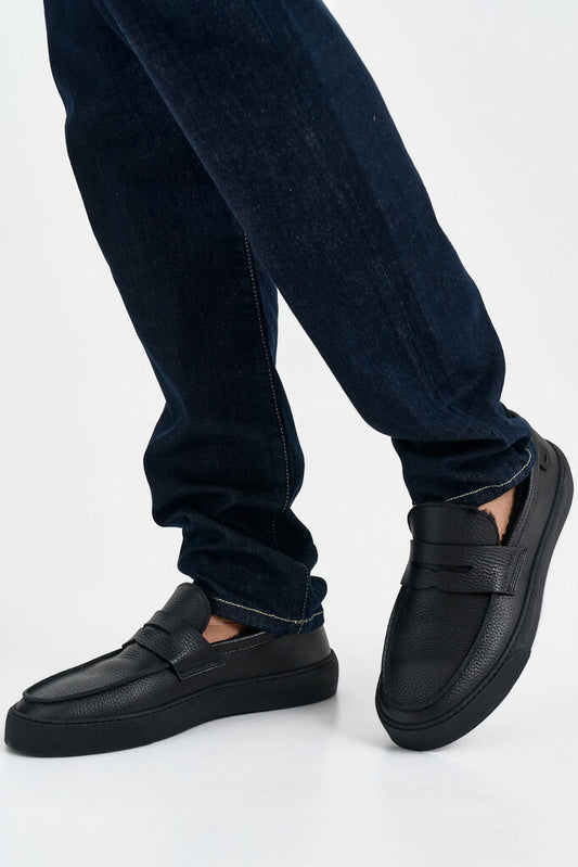 Black Textured Loafer with Sleek Design