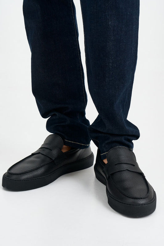 Black Textured Loafer with Sleek Design