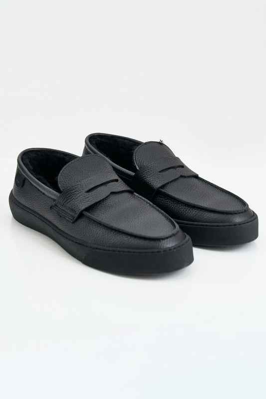 Black Textured Loafer with Sleek Design