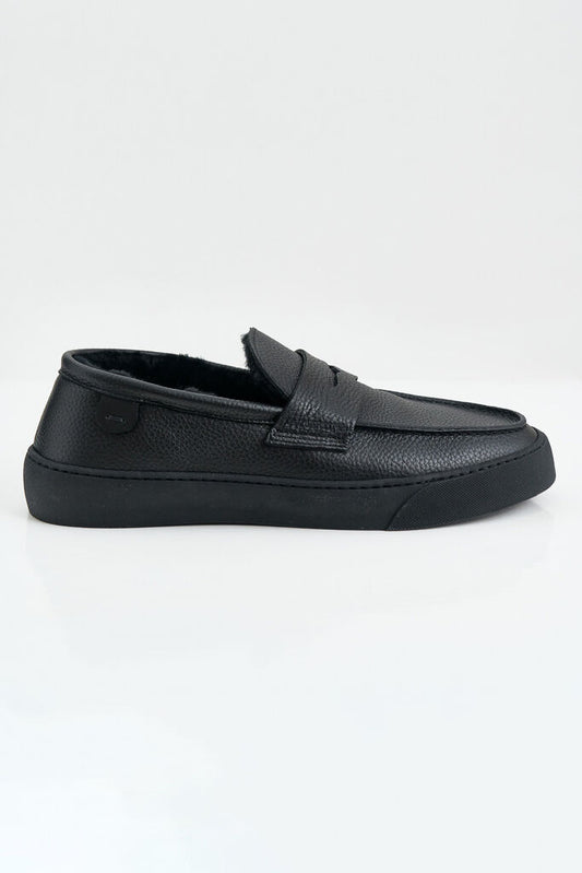Black Textured Loafer with Sleek Design